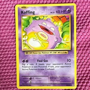Pokemon Koffing Card - Evolutions